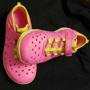 stride rite made2play

sneaker sandal